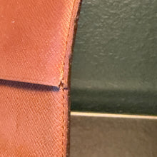 Load image into Gallery viewer, Louis Vuitton Monogram Medium Ring Agenda