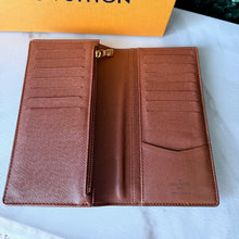 Load image into Gallery viewer, Louis Vuitton Monogram Brazza Wallet