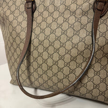 Load image into Gallery viewer, Gucci Supreme Canvas Large Tote