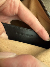 Load image into Gallery viewer, GUCCI GG Marmont Crossbody
