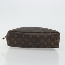 Load image into Gallery viewer, Louis Vuitton Trousse Toiletry 28