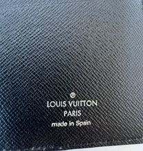 Load image into Gallery viewer, PRELOVED Louis Vuitton Monogram Eclipse Split Brazza Wallet