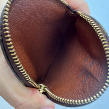 Load image into Gallery viewer, Louis Vuitton Monogram Round Coin Purse CT0044