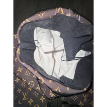 Load image into Gallery viewer, Louis Vuitton Monogram Shiny Leggings Size 36 (Small)