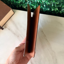 Load image into Gallery viewer, Louis Vuitton Passport Cover