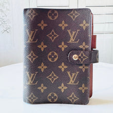 Load image into Gallery viewer, Louis Vuitton Monogram Medium Ring Agenda SP0937