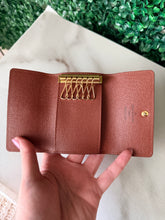 Load image into Gallery viewer, Louis Vuitton Monogram 6 Key Multicles Holder