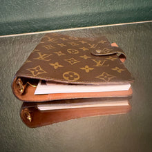 Load image into Gallery viewer, Louis Vuitton Monogram Medium Ring Agenda
