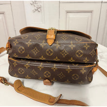 Load image into Gallery viewer, Louis Vuitton Saumur 30