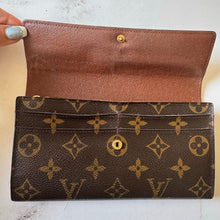Load image into Gallery viewer, Louis Vuitton Monogram Sarah Wallet