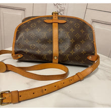 Load image into Gallery viewer, Louis Vuitton Saumur 30