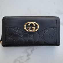 Load image into Gallery viewer, Gucci Black Guccisima Leather Bundle: Jackie and Zip Wallet