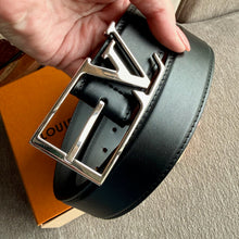 Load image into Gallery viewer, Louis Vuitton Size 85 / 34 Leather Belt