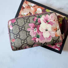 Load image into Gallery viewer, Gucci GG Supreme Monogram Blooms Bundle: Mini Boston and Compact Zip Wallet