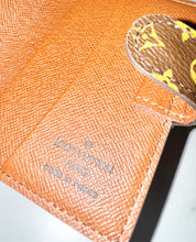Load image into Gallery viewer, PRELOVED Louis Vuitton Monogram 150th Anniversary Card Holder / Mini Agenda Cover