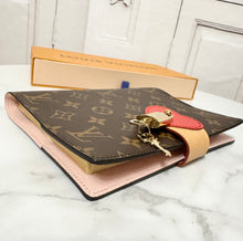 Load image into Gallery viewer, PRELOVED Louis Vuitton Lockme MM Notebook Cover