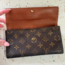 Load image into Gallery viewer, Louis Vuitton Monogram Sarah Wallet