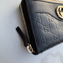 Load image into Gallery viewer, Gucci Black Guccisima Leather Bundle: Jackie and Zip Wallet
