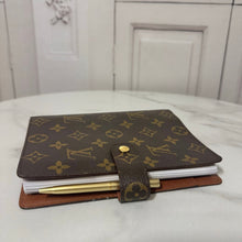 Load image into Gallery viewer, Louis Vuitton Monogram Medium Ring Agenda