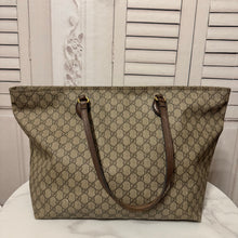 Load image into Gallery viewer, Gucci Supreme Canvas Large Tote
