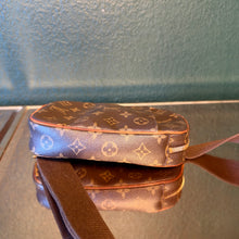 Load image into Gallery viewer, Louis Vuitton Monogram Pochette Gange