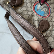 Load image into Gallery viewer, Gucci Supreme GG Canvas Courrier Soft Tote