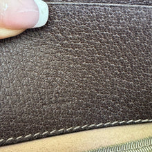 Load image into Gallery viewer, Gucci GG Supreme Clutch