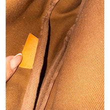 Load image into Gallery viewer, Louis Vuitton Saumur 30