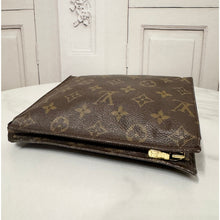 Load image into Gallery viewer, Louis Vuitton Toiletry Pouch 19 NO1904