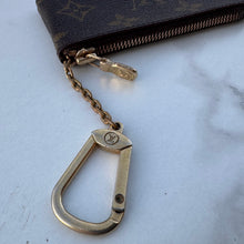Load image into Gallery viewer, Louis Vuitton Monogram Key Pouch CA0917