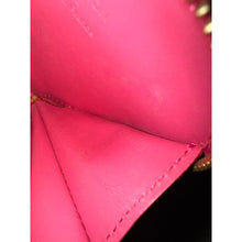 Load image into Gallery viewer, PRELOVED Louis Vuitton Vernis Framboise Coeur Heart Coin Purse