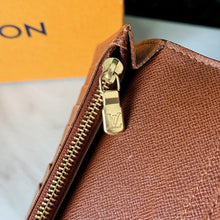 Load image into Gallery viewer, Louis Vuitton Monogram Brazza Wallet