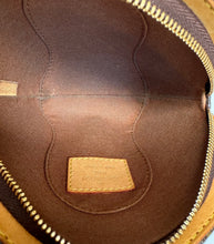 Load image into Gallery viewer, PRELOVED Louis Vuitton Monogram Mini Ellipse Wristlet Clutch