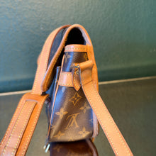 Load image into Gallery viewer, Louis Vuitton Monogram Sologne