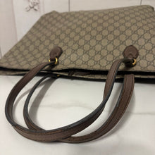 Load image into Gallery viewer, Gucci Supreme Canvas Large Tote