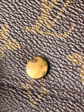 Load image into Gallery viewer, Louis Vuitton Monogram 6 Key Multicles Holder