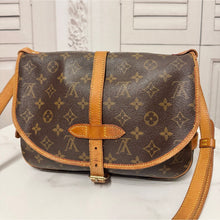 Load image into Gallery viewer, Louis Vuitton Saumur 30