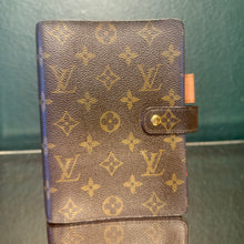 Load image into Gallery viewer, Louis Vuitton Monogram Medium Ring Agenda