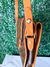 Load image into Gallery viewer, Louis Vuitton Vintage Portable Serviette Desktop Bag