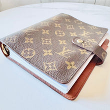 Load image into Gallery viewer, Louis Vuitton Monogram Medium Ring Agenda SP0937