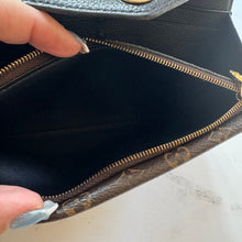 Load image into Gallery viewer, Louis Vuitton Grained Calfskin Monogram Double V Wallet