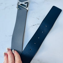 Load image into Gallery viewer, Louis Vuitton Size 95 / 38 Taurillon Leather Reversible Men's Belt