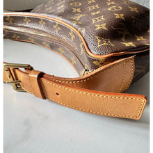 Load image into Gallery viewer, Louis Vuitton Monogram Croissant MM