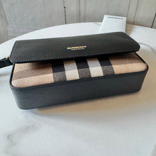Load image into Gallery viewer, BRAND NEW Burberry Hampshire Crossbody and Wallet Bundle Black