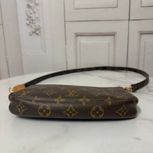 Load image into Gallery viewer, Louis Vuitton Pochette Accessories Crossbody