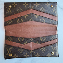Load image into Gallery viewer, Louis Vuitton Monogram Origami Wallet
