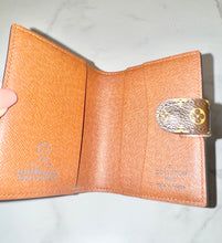 Load image into Gallery viewer, PRELOVED Louis Vuitton Monogram 150th Anniversary Card Holder / Mini Agenda Cover