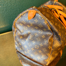 Load image into Gallery viewer, Louis Vuitton Monogram Keepall 50