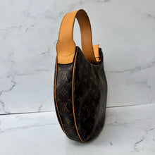 Load image into Gallery viewer, Louis Vuitton Monogram Croissant GM
