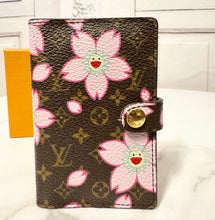 Load image into Gallery viewer, PRELOVED Louis Vuitton Monogram Cherry Blossom Card Holder